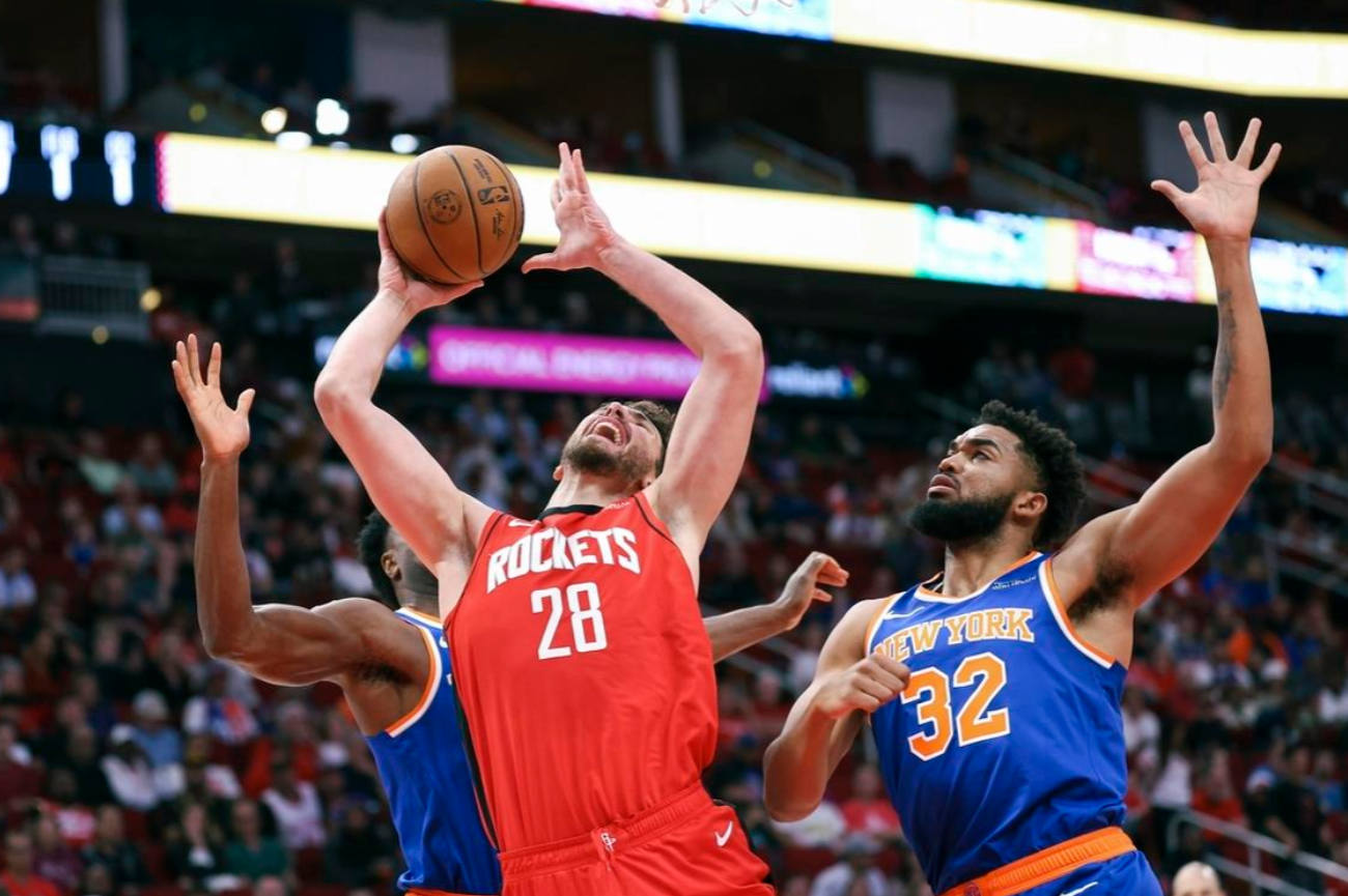 LD Sports-包含赛前体能课后，纽约尼克斯强势反弹备战欧超杯，管理层满意，身体对抗强度拉满的词条